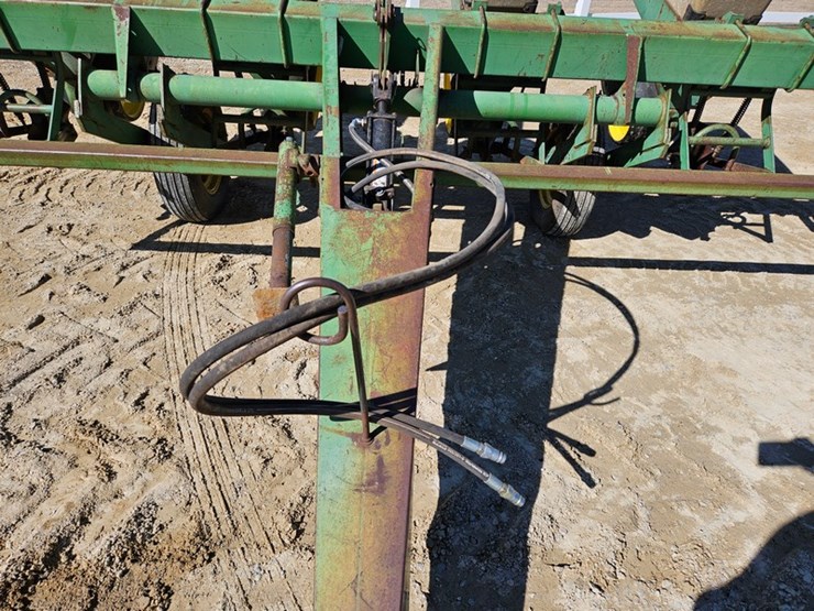 john-deere-7000-image-9