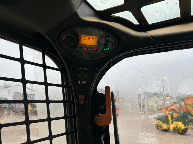 2017-bobcat-t870-image-22