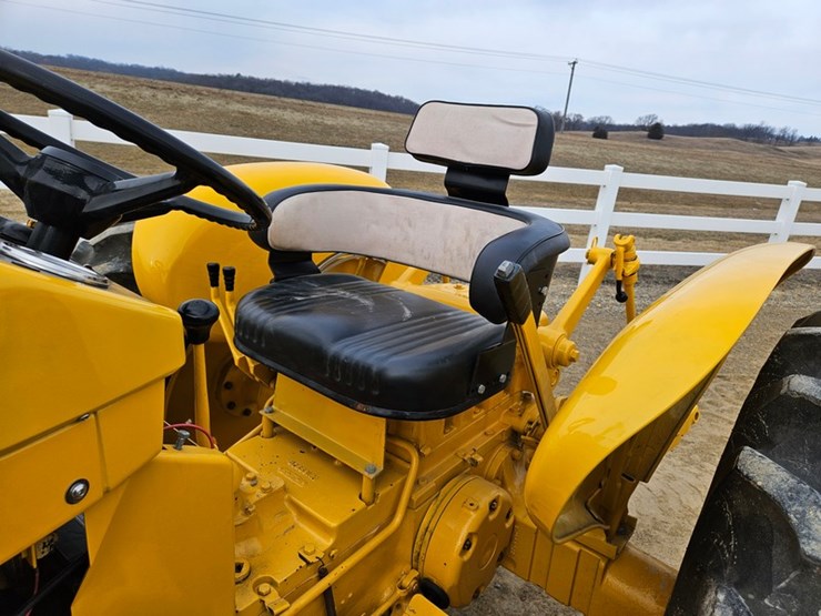 #47-•-international-2506-tractor-image-32