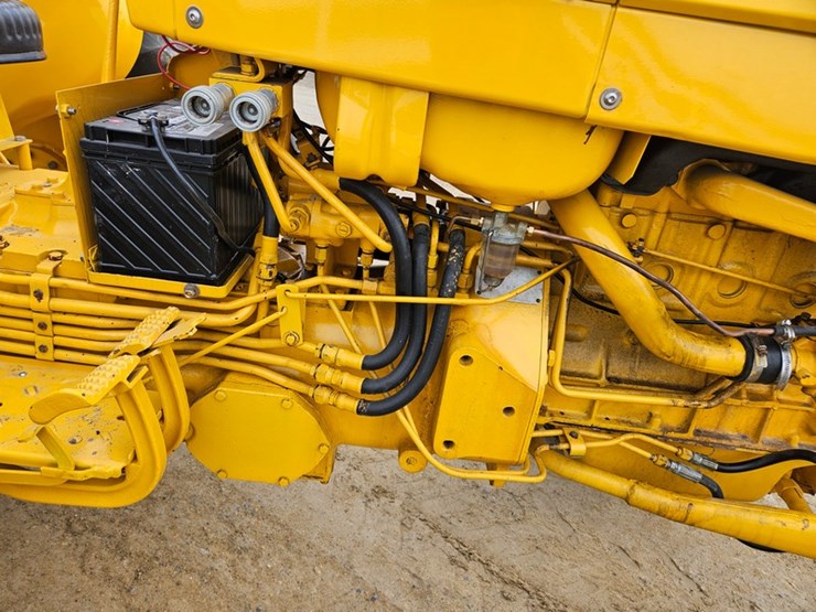 #47-•-international-2506-tractor-image-11