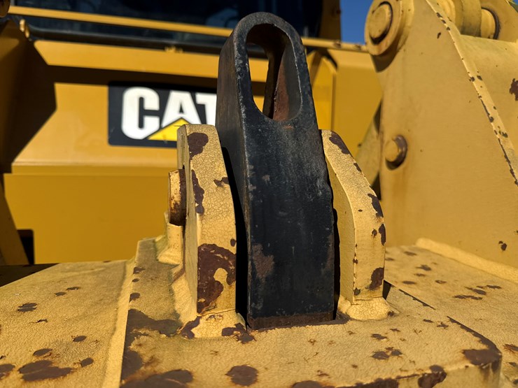 2015-caterpillar-d6t-lgp-image-69