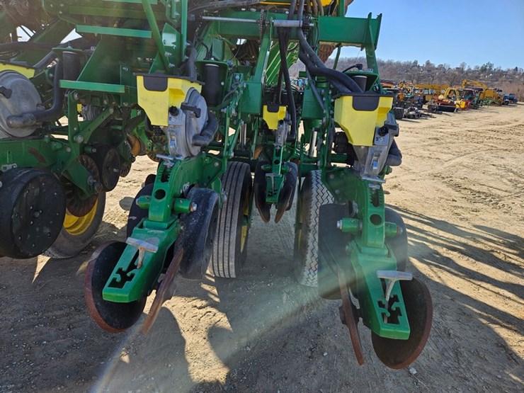 2017-john-deere-1795-image-40