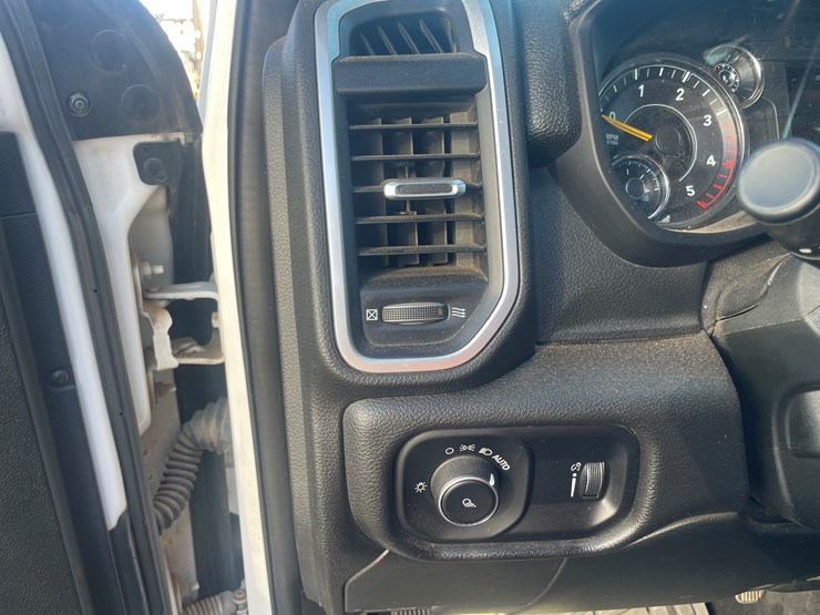 2021-dodge-2500-image-29