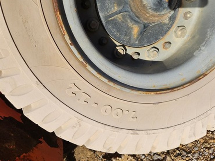 2005-jlg-e300ajp-image-26