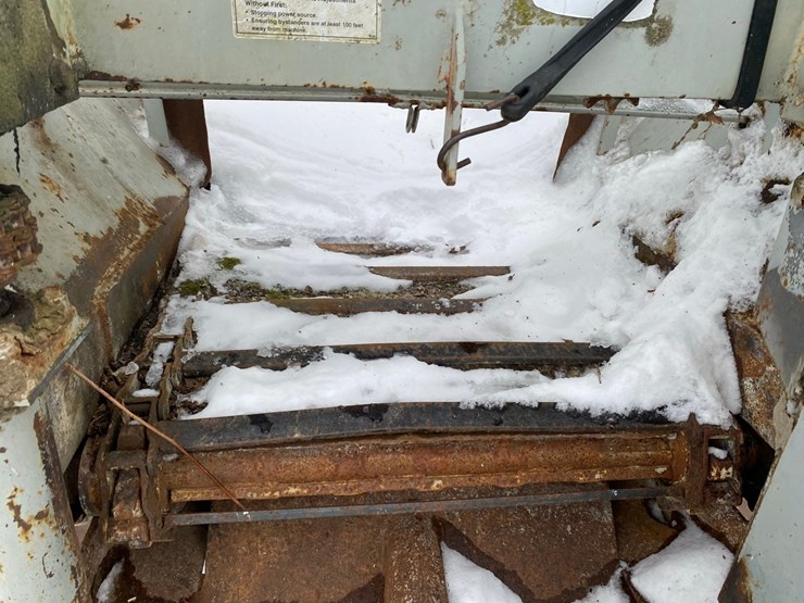 stoltzfus-lime-spreader-image-18