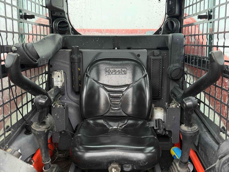 2022-kubota-ssv75-image-8