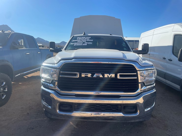 2021-dodge-2500-image-3