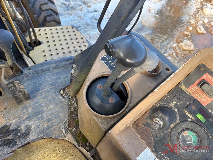 2000-deere-310se-image-29