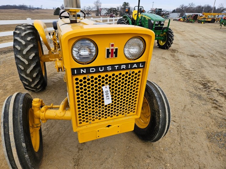 #47-•-international-2506-tractor-image-40