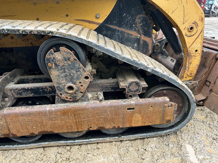 caterpillar-277b-image-15