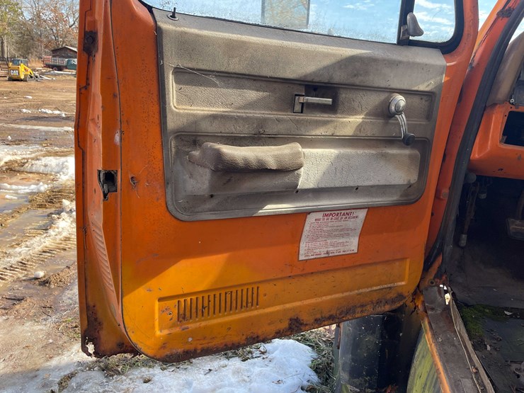 #13018-•-1974-gmc-6500-tractor-(has-wi-title)-image-46