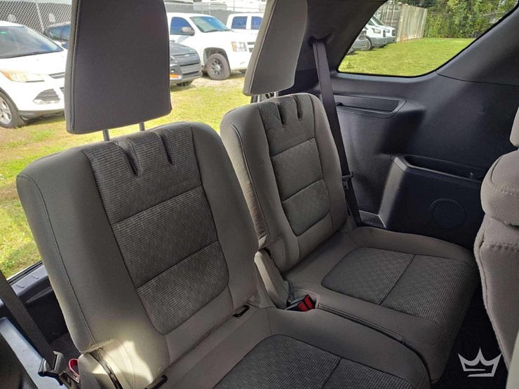 2012-ford-explorer-image-35