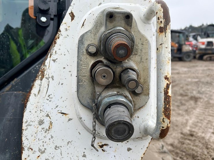 2018-bobcat-t595-image-11