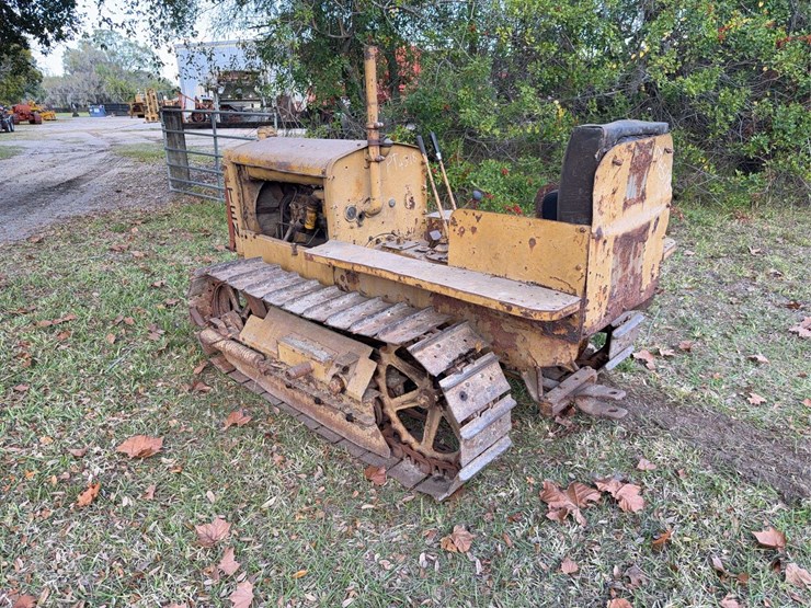 caterpillar-ten-gas-crawler-image-3