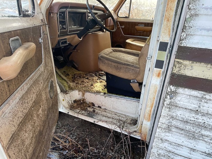 #13021-•-1977-mallard-coach-(no-title)-image-28