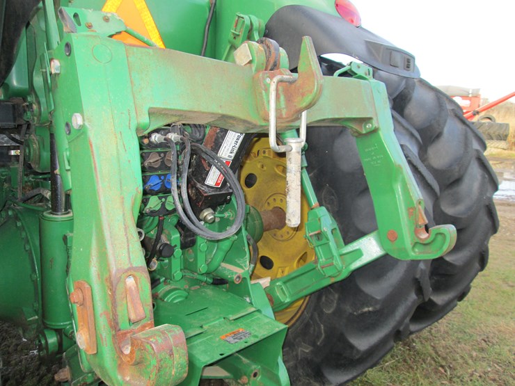 john-deere-8235r-image-7
