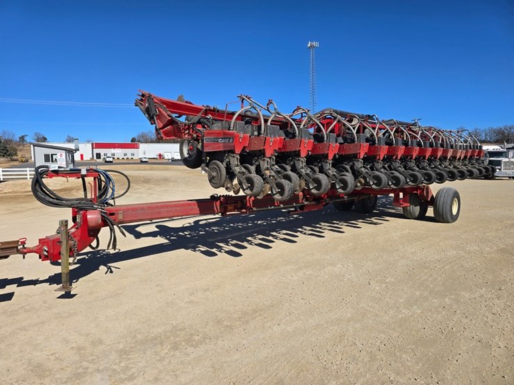 2007-case-ih-1200-image-1