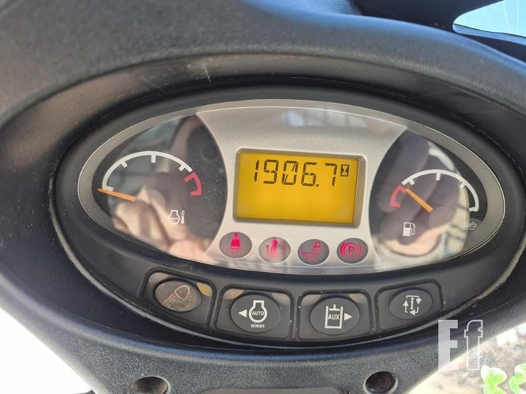 2019-bobcat-s590-image-16