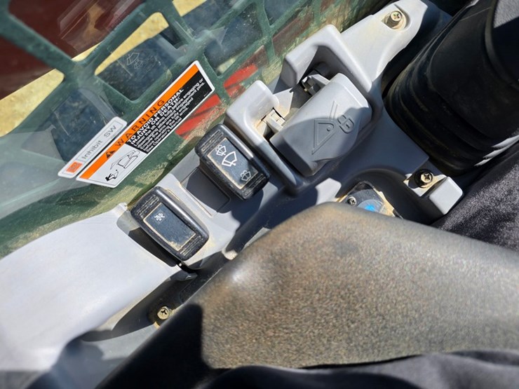 kubota-svl75-2-image-24