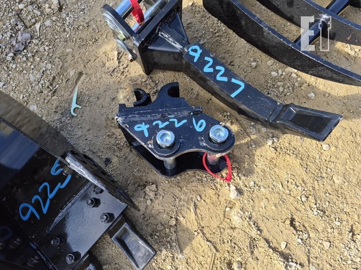 mini-excavator-quick-coupler-attachment-image-1