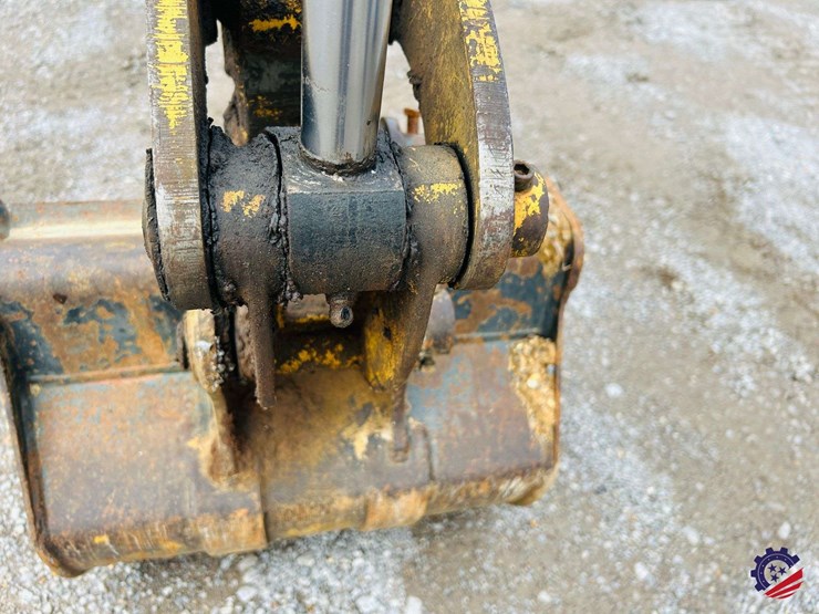 2002-caterpillar-301.5-image-17