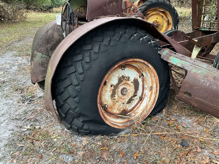 oliver-orchard-project-tractor-image-8