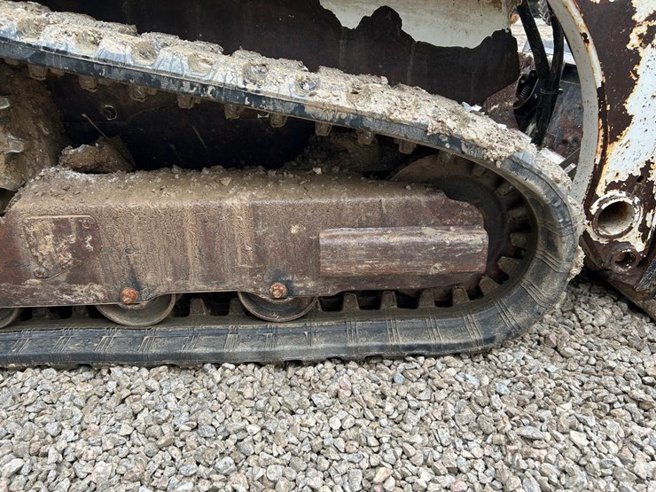 2017-bobcat-t450-image-15