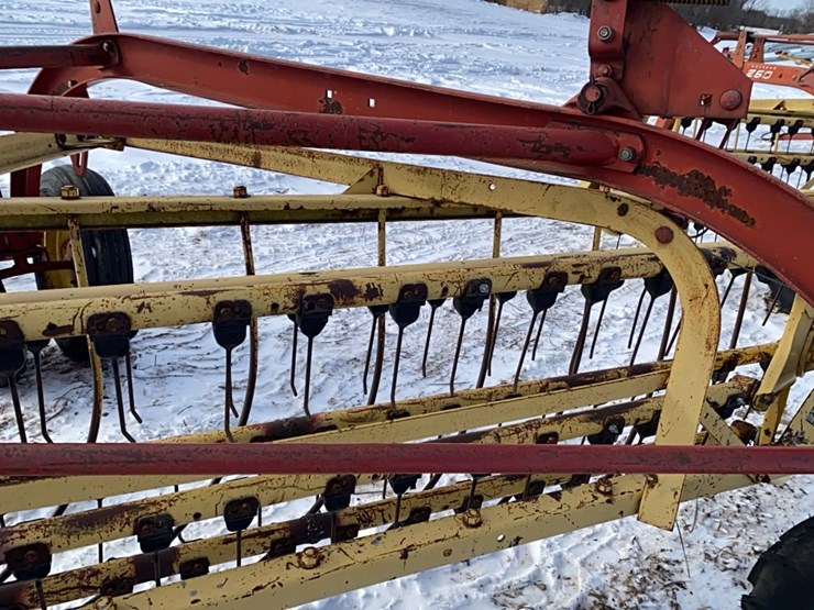 new-holland-260-image-14