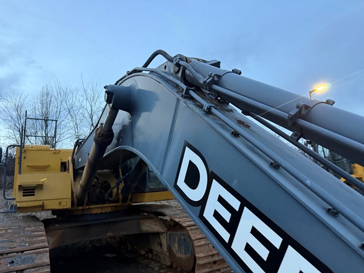 2006-deere-650d-lc-image-12