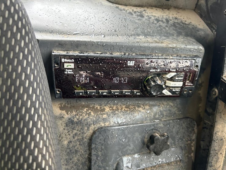 2019-caterpillar-279d3-image-24