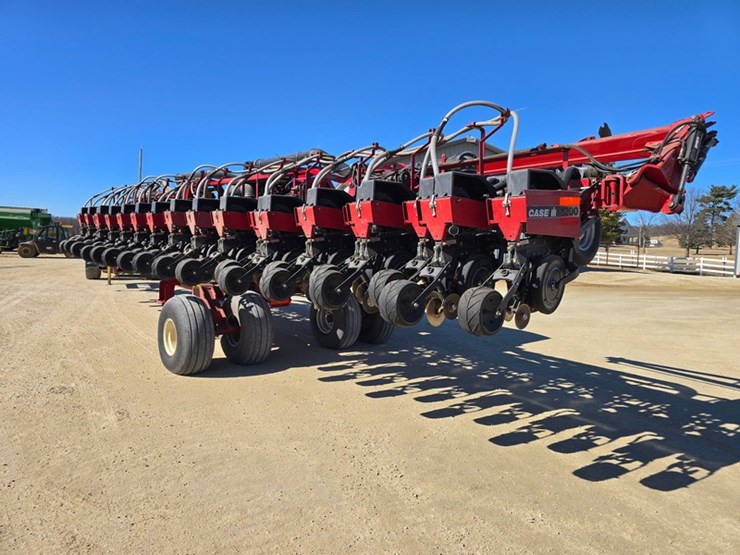 2007-case-ih-1200-image-3