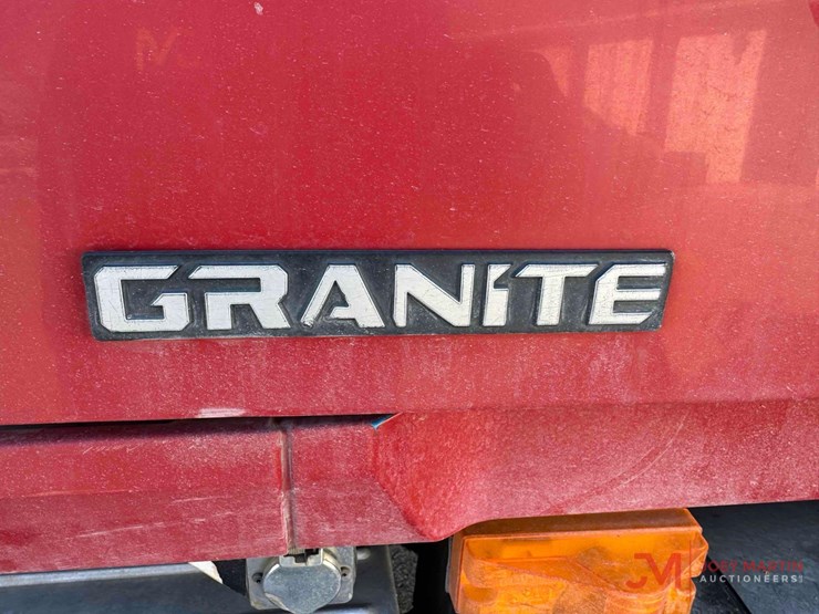 2005-mack-granite-cv713-image-26
