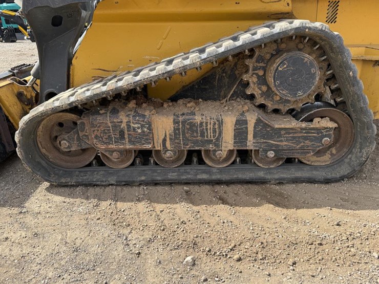 2018-deere-325g-image-9