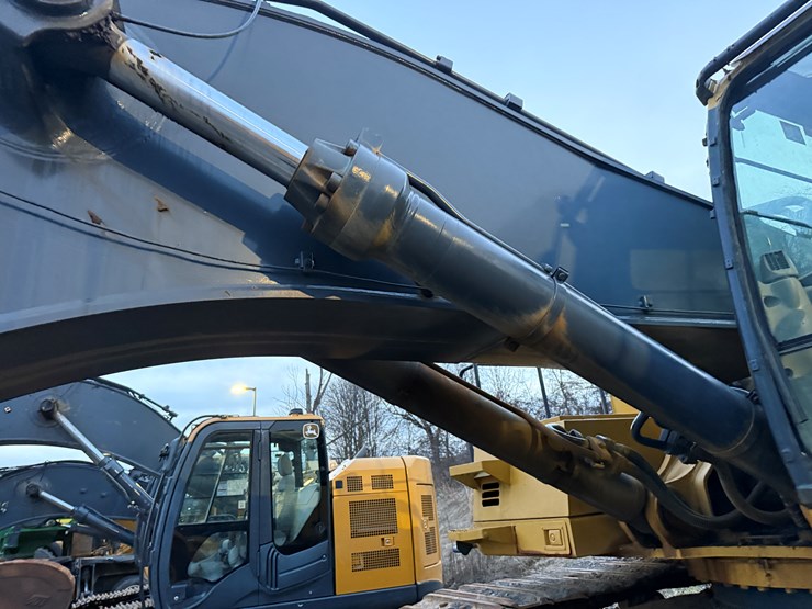 2006-deere-650d-lc-image-18