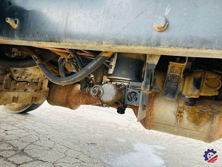 2012-international-durastar-4300-image-48