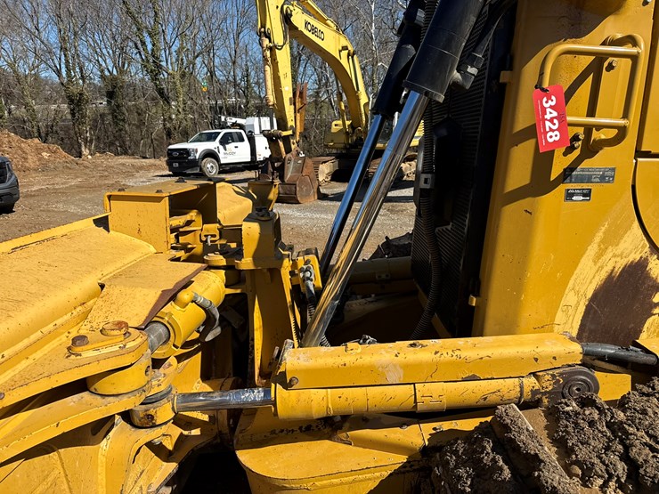 2015-caterpillar-d6t-lgp-image-17