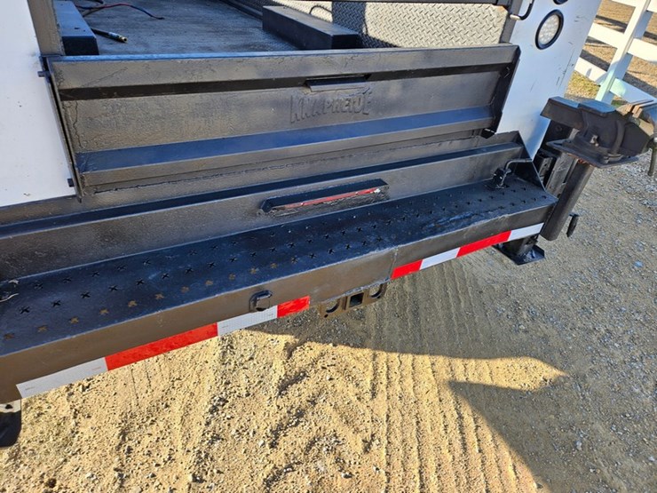 2012-ford-f550-image-15