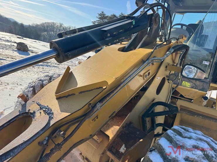 caterpillar-930g-image-11