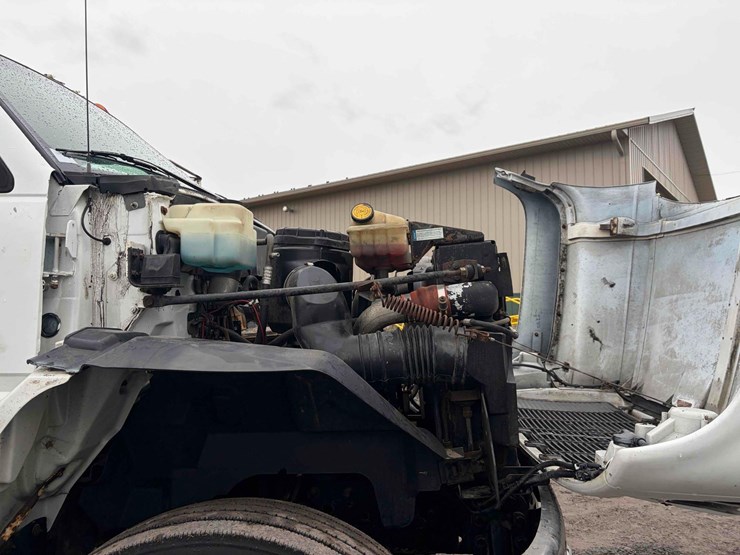 1998-chevrolet-t7500-image-17