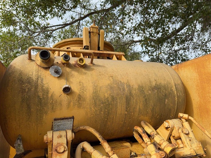 minneapolis-moline-g1000-image-38