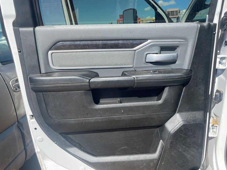 2022-dodge-2500-image-41