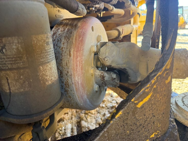 2012-caterpillar-950k-image-55