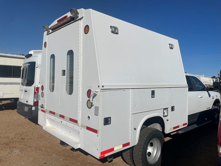 2021-dodge-2500-image-5