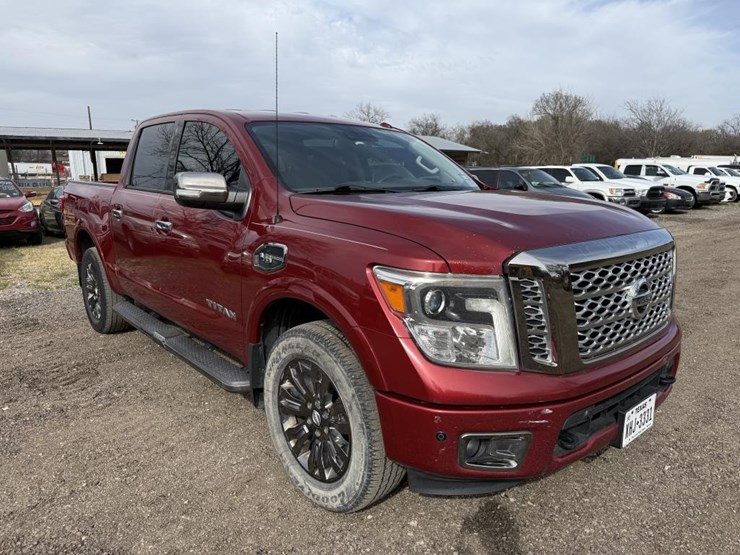 2017-nissan-titan-image-3