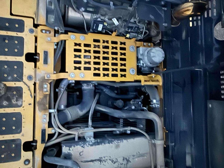2018-komatsu-pc210-lc-11-image-12