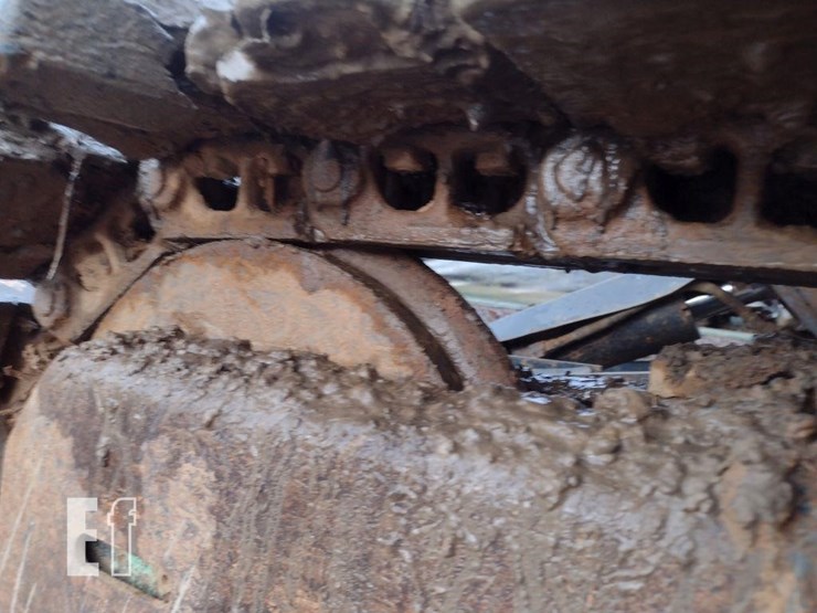 2019-deere-75g-image-30