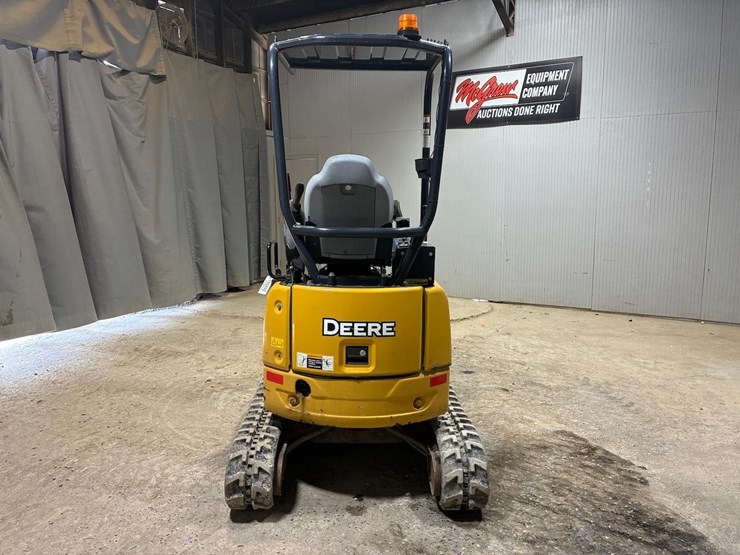 2019-deere-17g-image-4