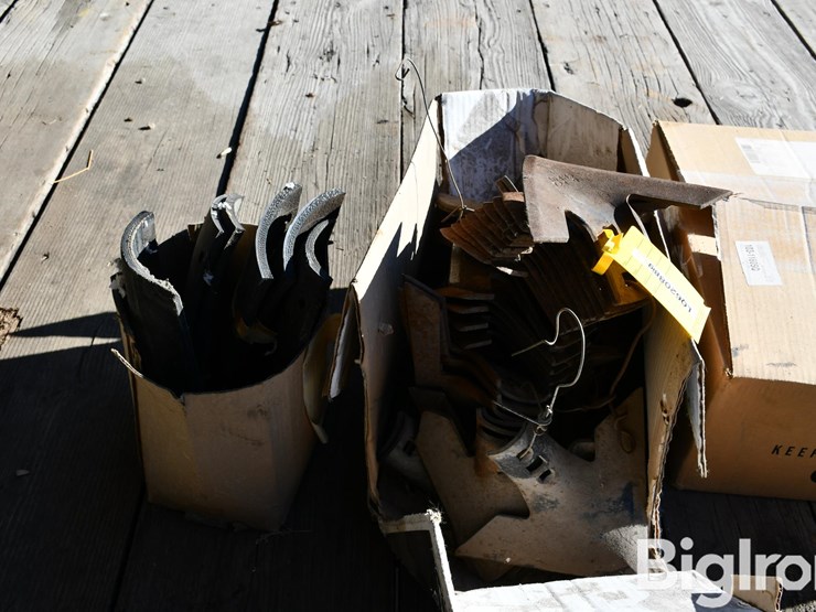 lot-of-farm-support-image-10