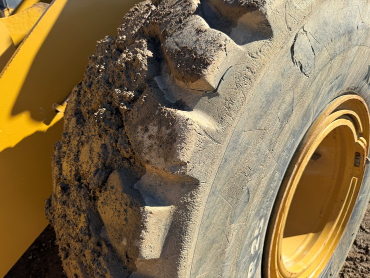 2012-caterpillar-950k-image-100