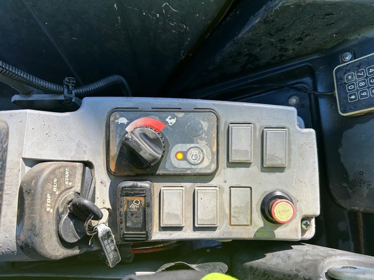 2020-kubota-kx033-4-image-24